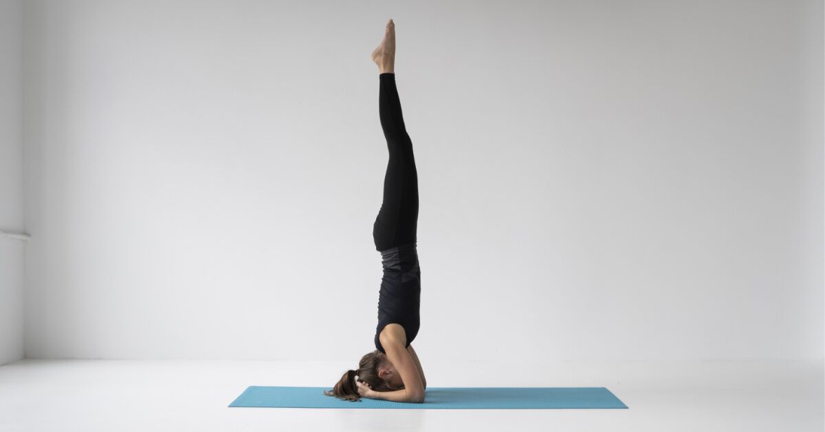 How to Perform a Headstand (Yoga): 15 Steps (with Pictures)